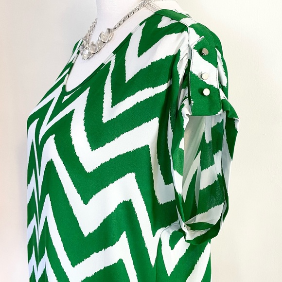NWT Women’s Zac & Rachel Zigzag/Chevron Top - Picture 8 of 8